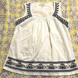 Banana republic tank top - white, embroidered stitching leaves leaf floral - M